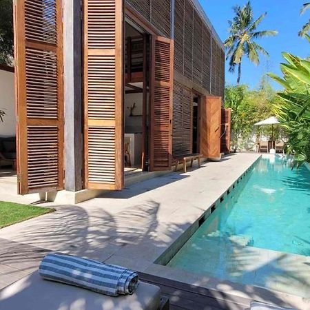 Villa Merbau ギリ・アイル エクステリア 写真